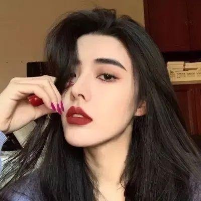 我才不信你是个王子呢